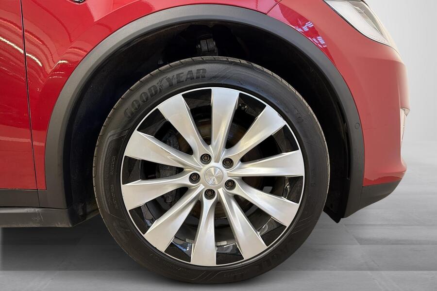 Tesla Model X vaihtoauto