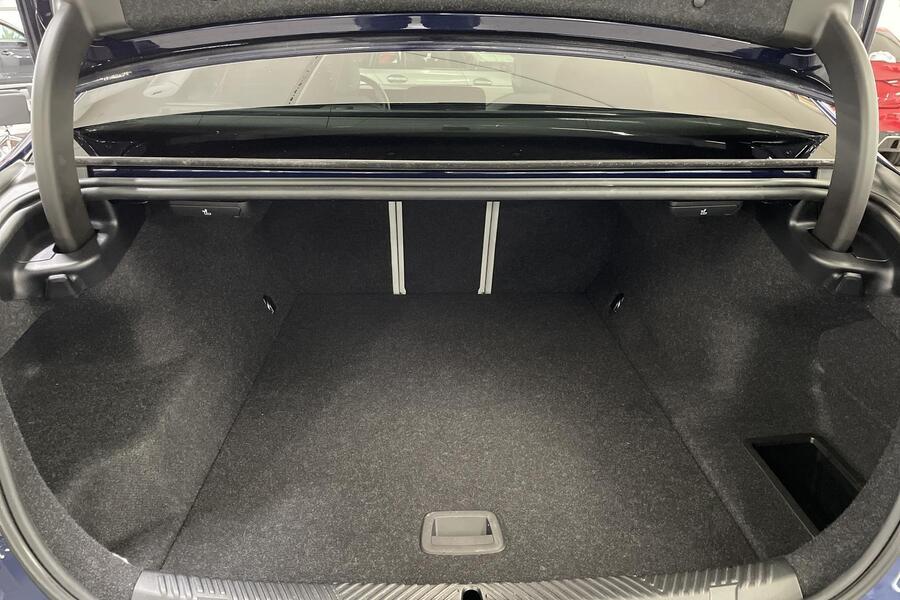 BMW i5 M60 vaihtoauto