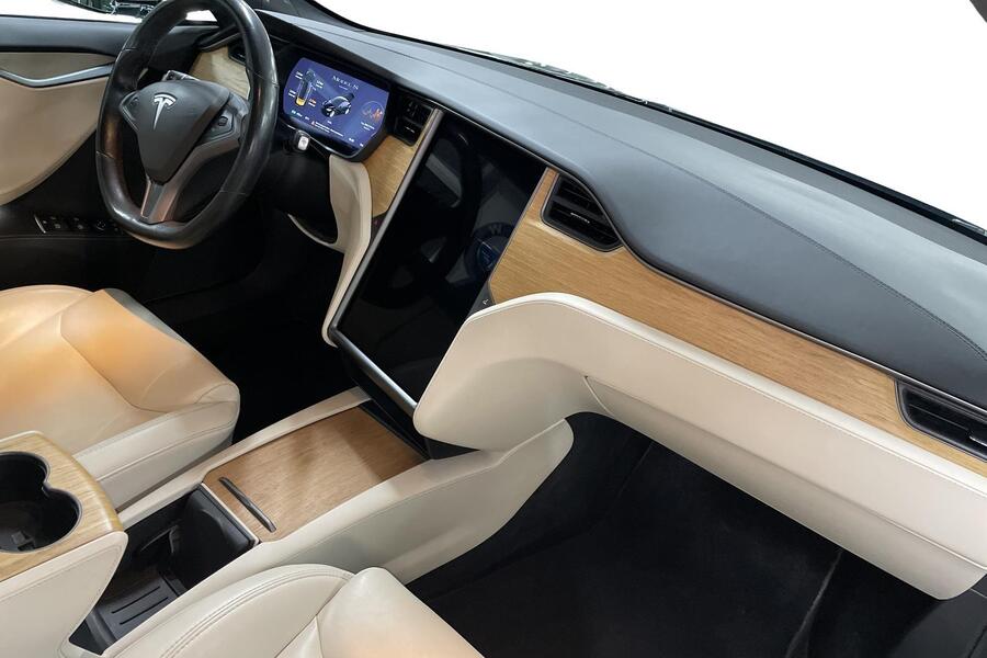 Tesla Model S vaihtoauto