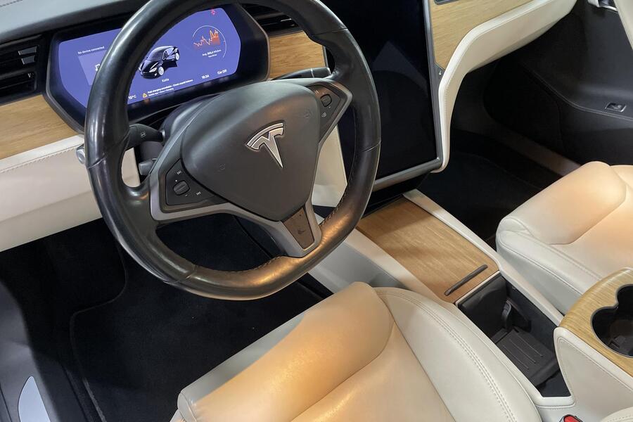 Tesla Model S vaihtoauto