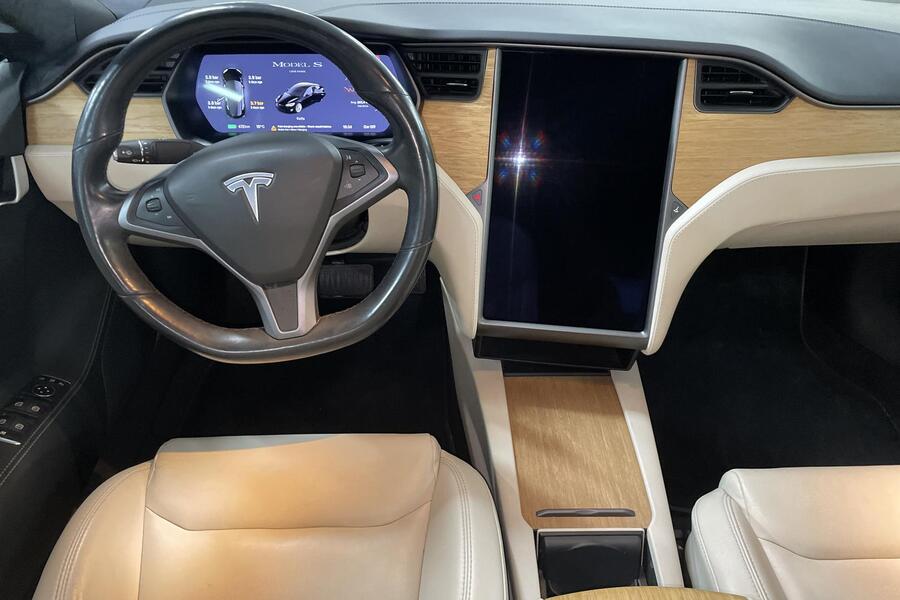 Tesla Model S vaihtoauto