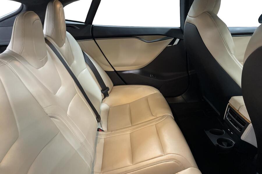 Tesla Model S vaihtoauto