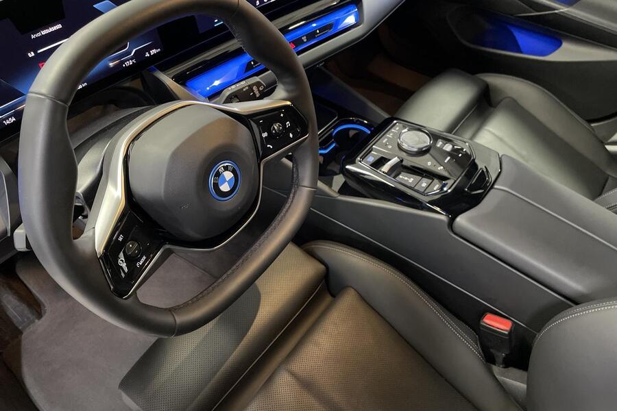BMW i5 vaihtoauto