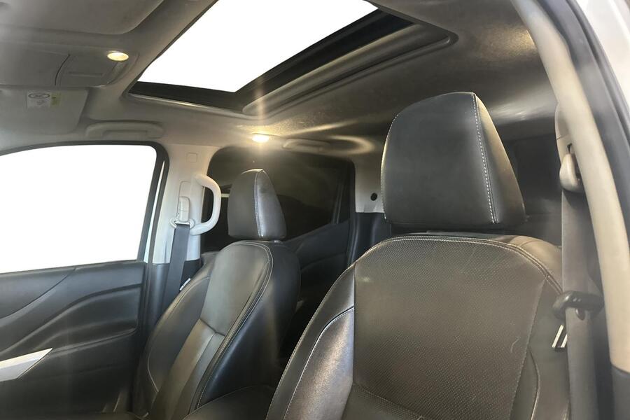 Nissan Navara vaihtoauto