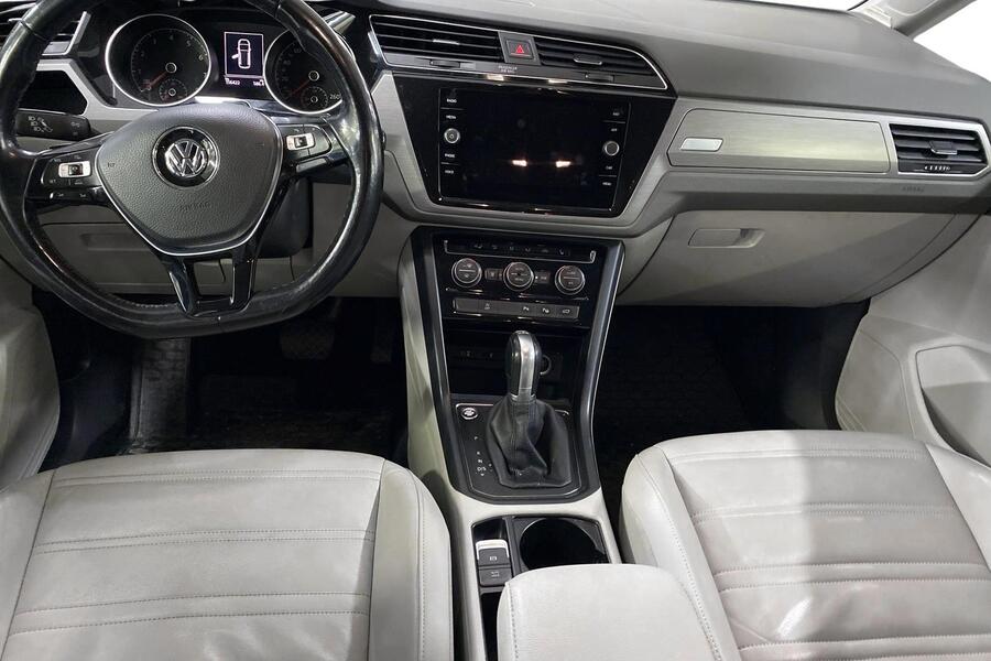 Volkswagen Touran vaihtoauto