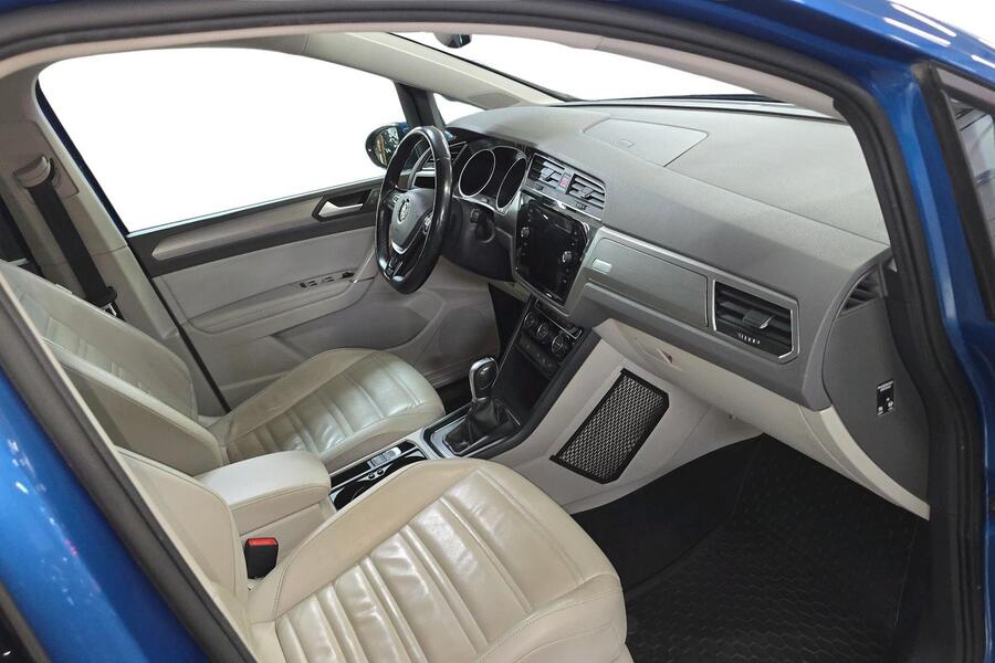 Volkswagen Touran vaihtoauto