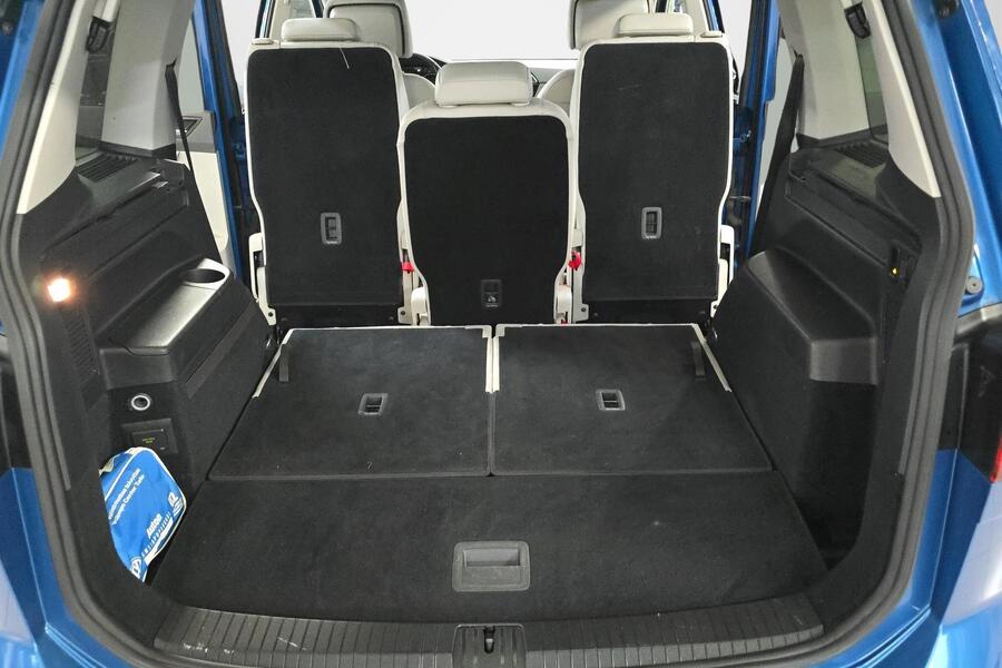 Volkswagen Touran vaihtoauto