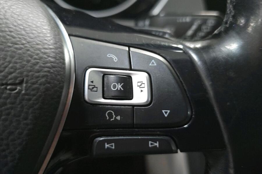 Volkswagen Touran vaihtoauto