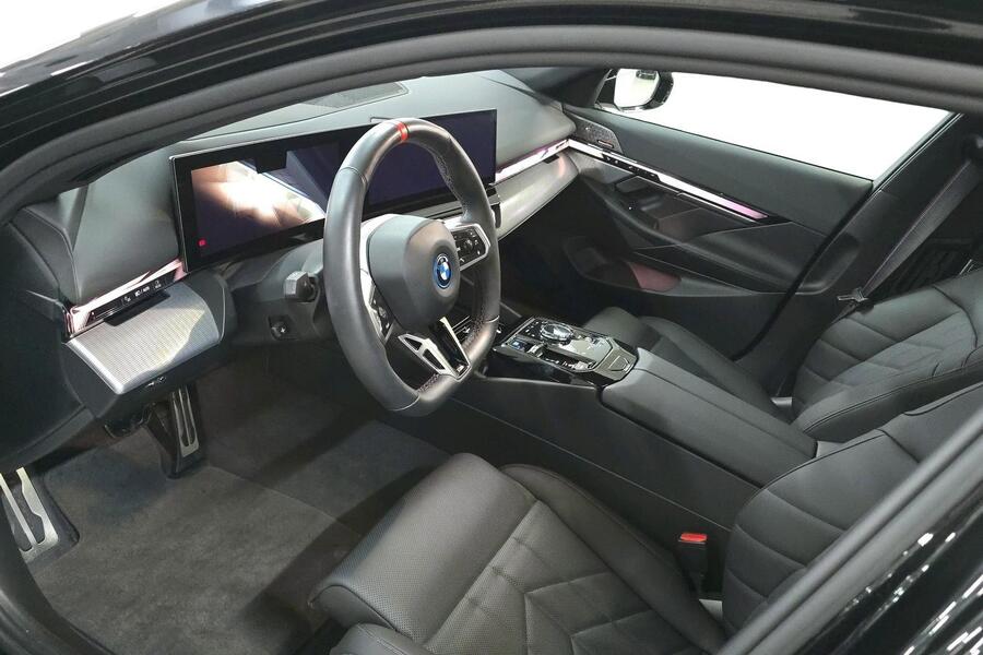 BMW i5 M60 vaihtoauto