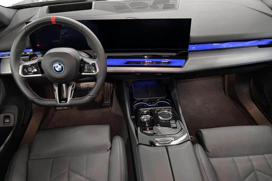 BMW i5 M60 vaihtoauto