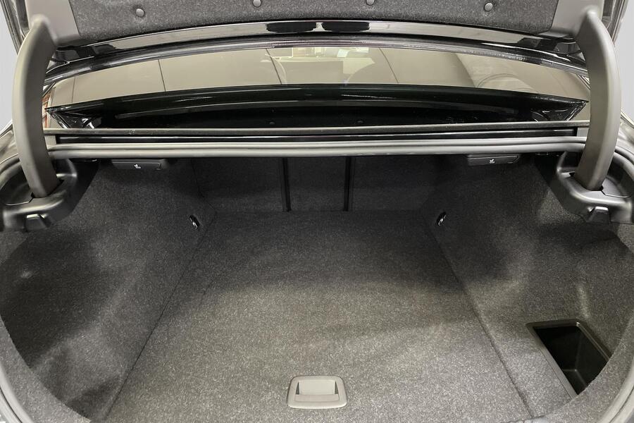 BMW i5 M60 vaihtoauto