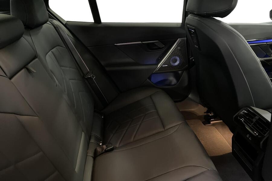 BMW i5 M60 vaihtoauto