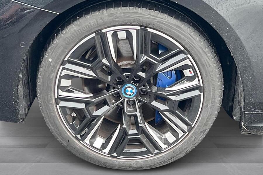 BMW i5 M60 vaihtoauto