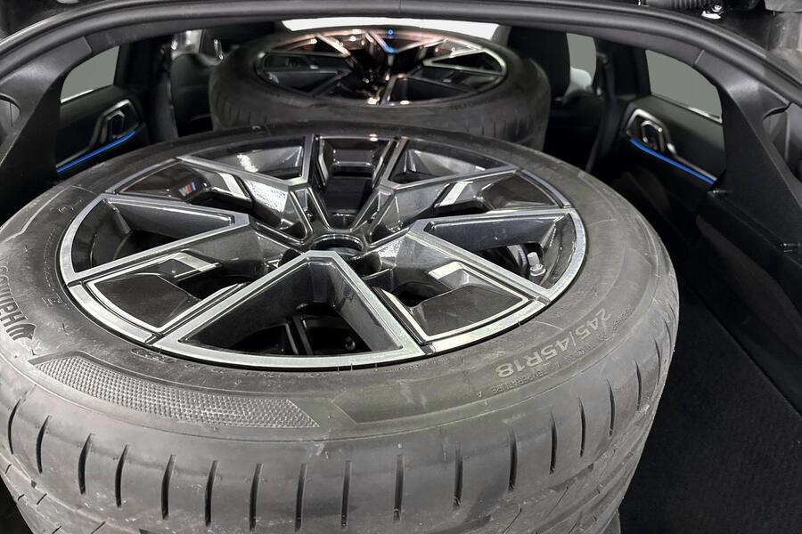 BMW i4 M50 vaihtoauto