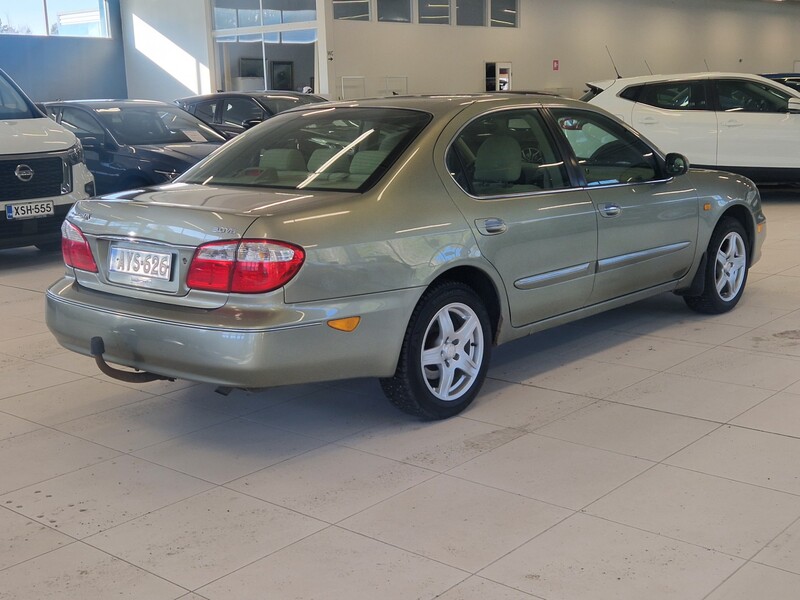 Nissan Maxima vaihtoauto