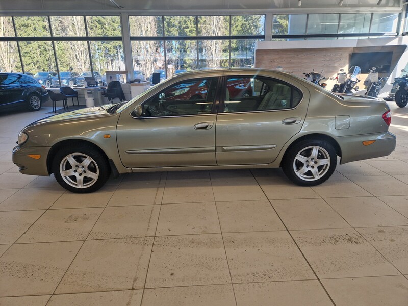 Nissan Maxima vaihtoauto