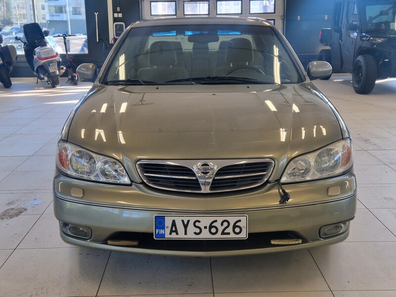 Nissan Maxima vaihtoauto