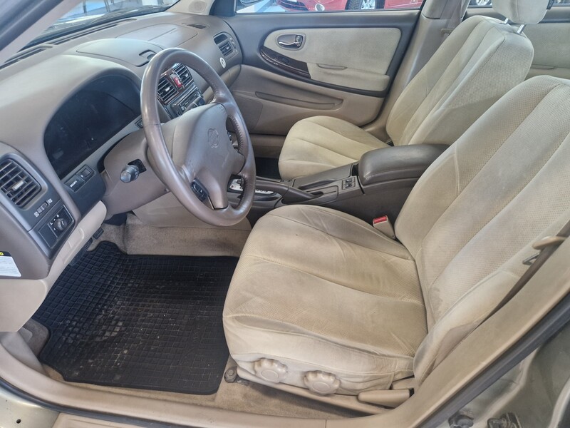 Nissan Maxima vaihtoauto