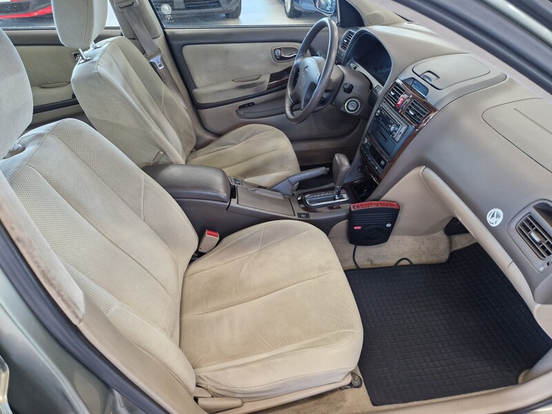 Nissan Maxima vaihtoauto