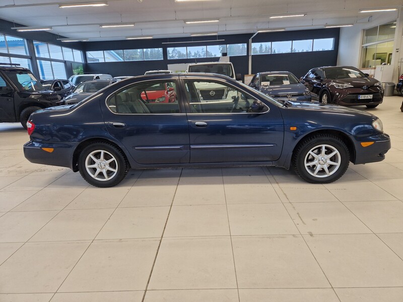 Nissan Maxima vaihtoauto