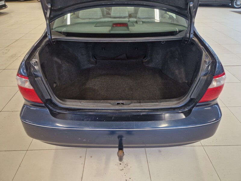 Nissan Maxima vaihtoauto