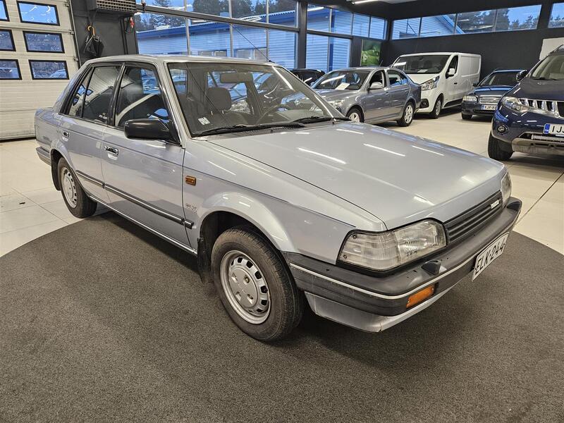 Mazda 323 vaihtoauto