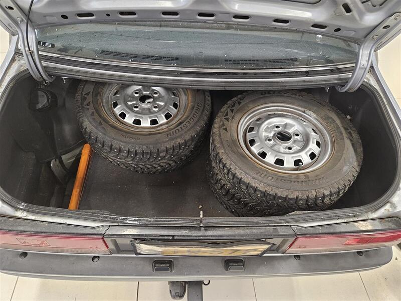 Mazda 323 vaihtoauto