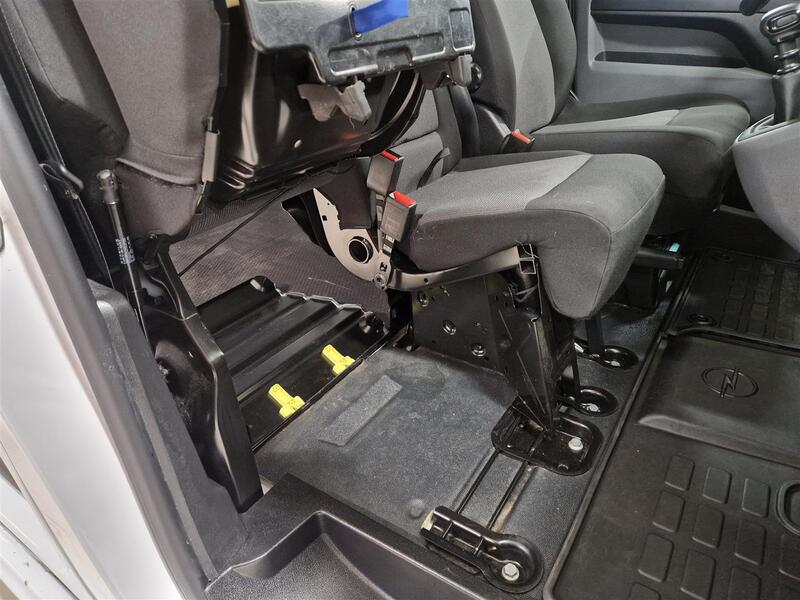 Opel Vivaro vaihtoauto