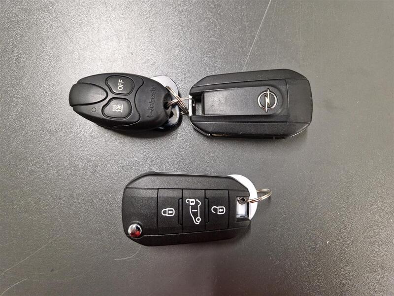 Opel Vivaro vaihtoauto