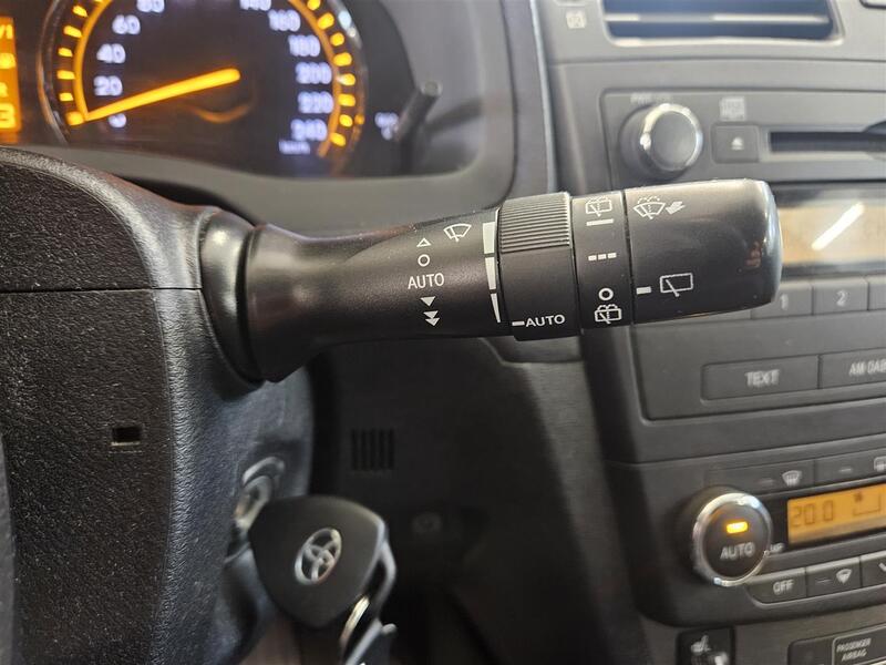 Toyota Avensis vaihtoauto