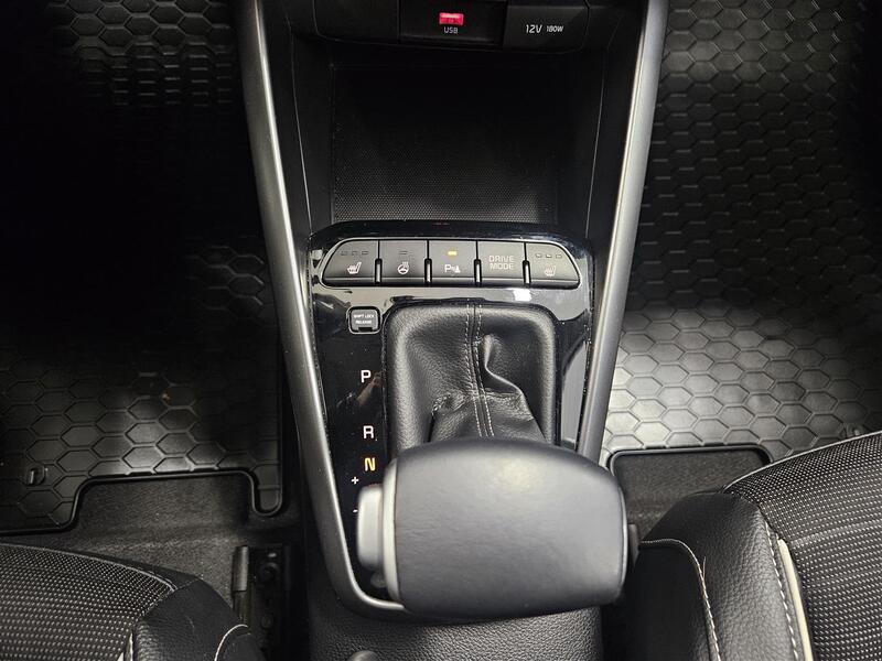 Kia Stonic vaihtoauto