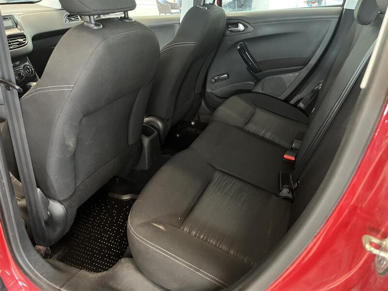 Peugeot 208 vaihtoauto