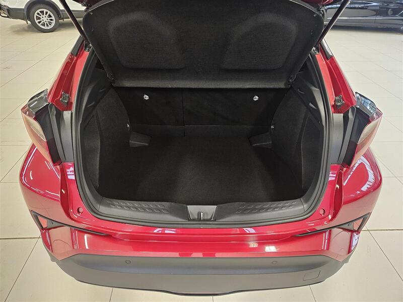 Toyota C-HR vaihtoauto