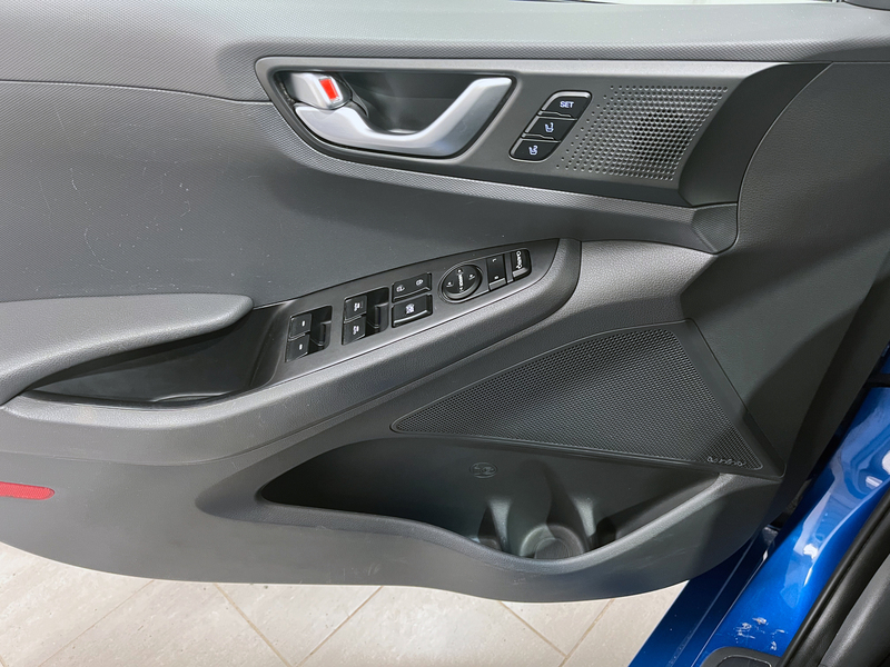 Hyundai IONIQ hybrid vaihtoauto