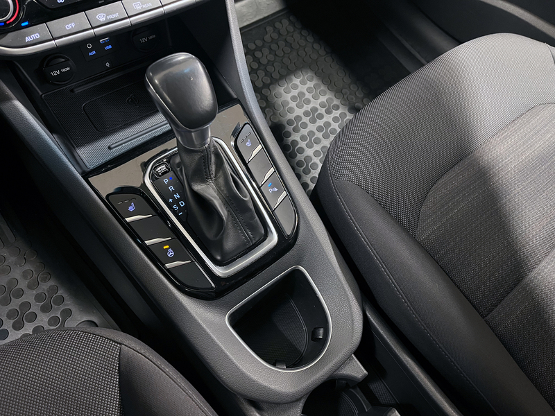 Hyundai IONIQ hybrid vaihtoauto