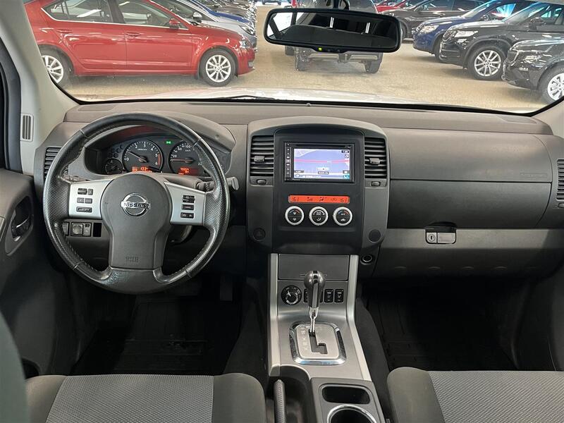 Nissan Navara vaihtoauto