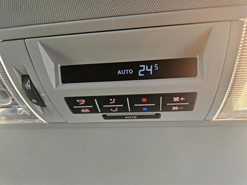 Volkswagen Caravelle vaihtoauto