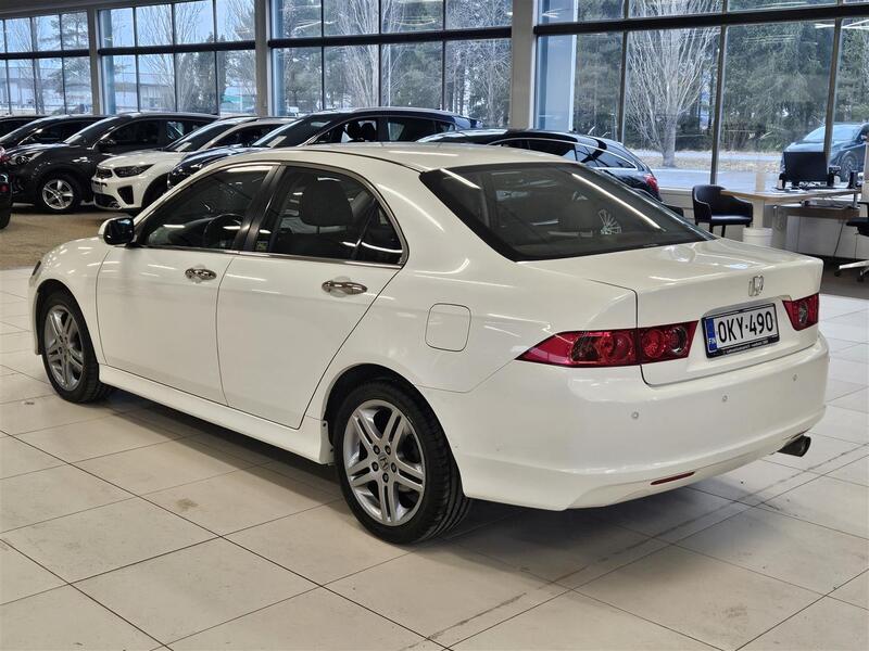 Honda Accord vaihtoauto