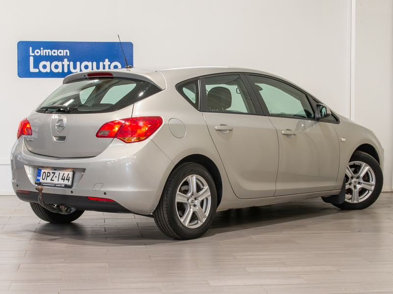 Opel Astra vaihtoauto