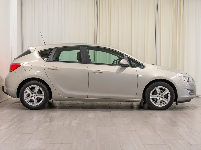 Opel Astra vaihtoauto