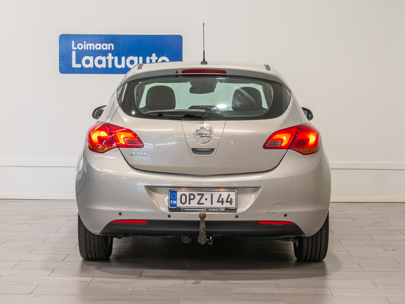 Opel Astra vaihtoauto