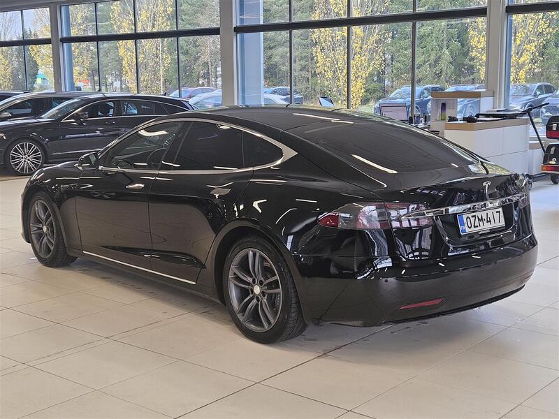 Tesla Model S vaihtoauto