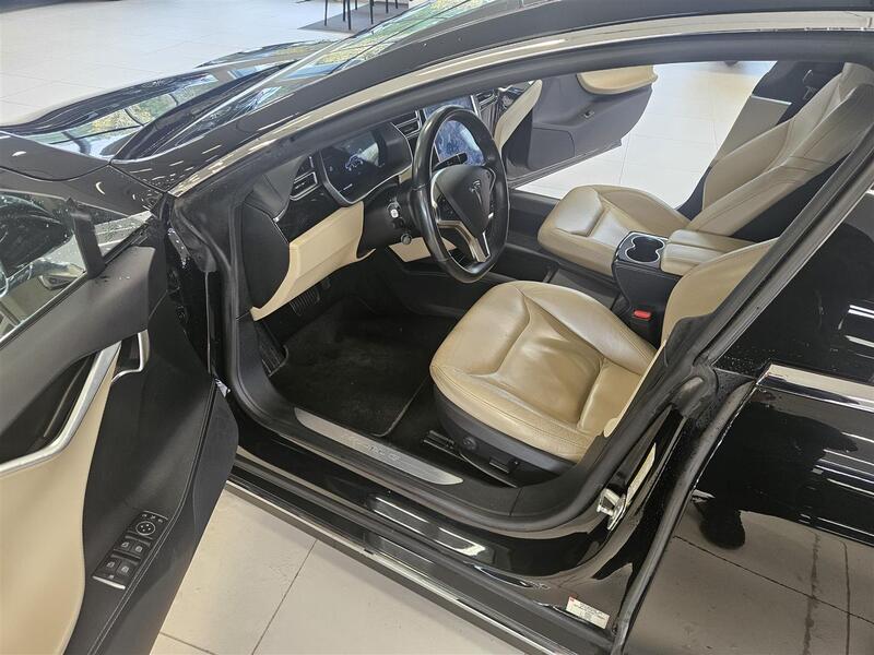 Tesla Model S vaihtoauto