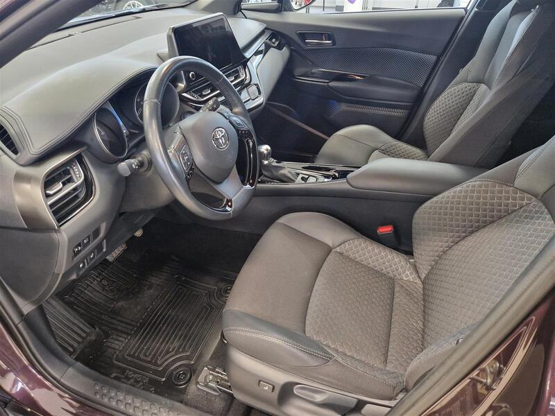 Toyota C-HR vaihtoauto