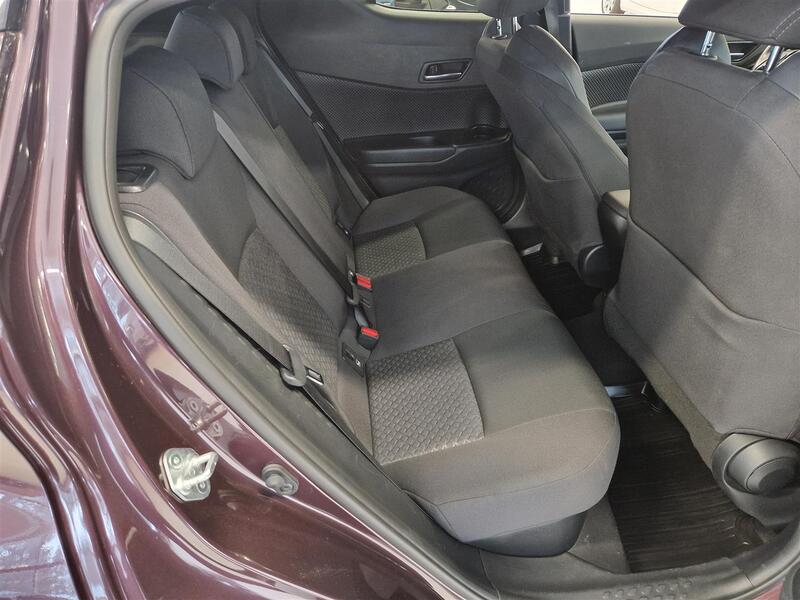 Toyota C-HR vaihtoauto