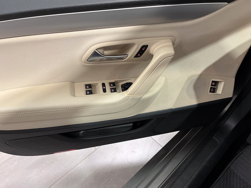 Volkswagen Passat CC vaihtoauto