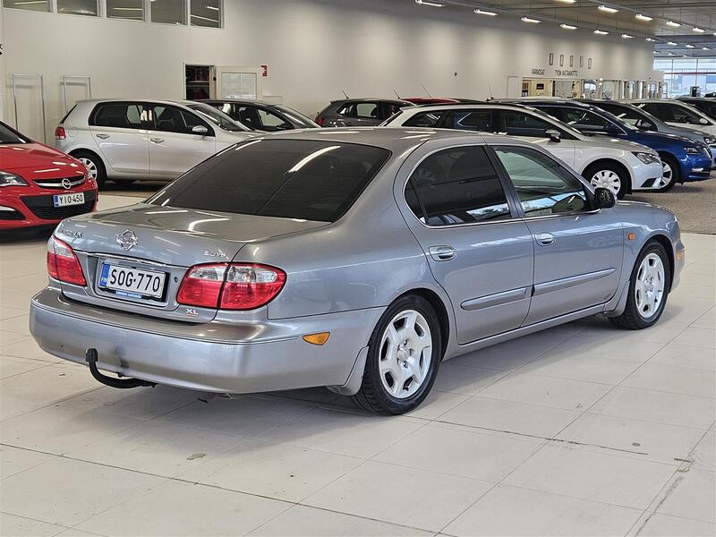 Nissan Maxima vaihtoauto