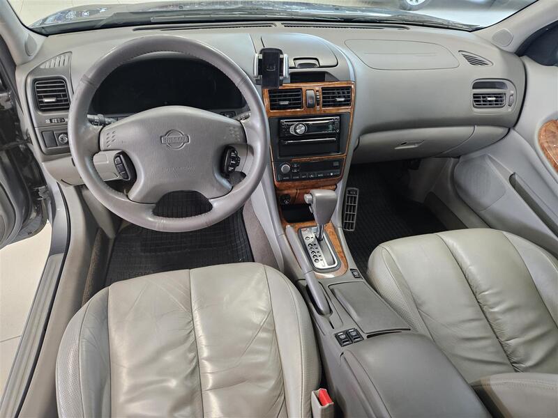 Nissan Maxima vaihtoauto