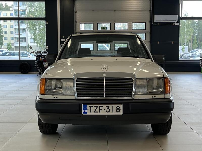 Mercedes-Benz 200 vaihtoauto