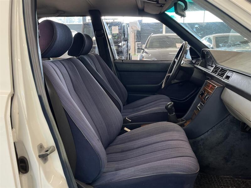 Mercedes-Benz 200 vaihtoauto